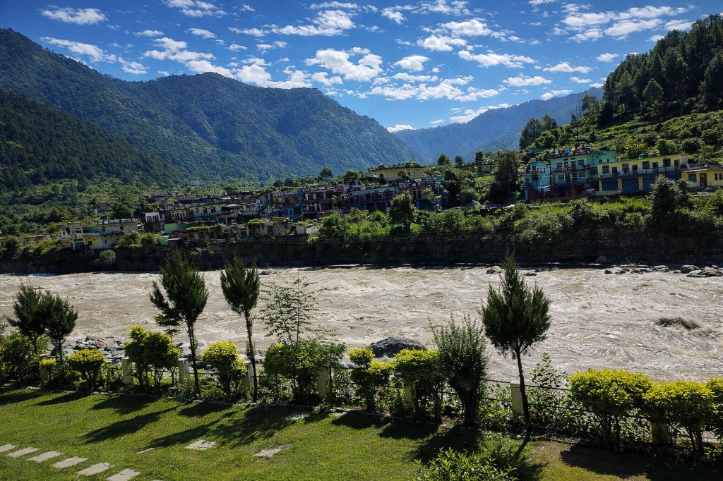 Shiv Parivar Resort Uttarkashi, best hotel in Uttarkashi on Bhagirathi river with Himalayan valley view